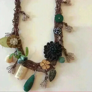 Vintage necklace 18 inches barely worn